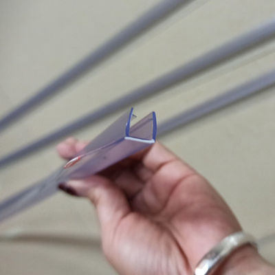 Dobra cena Uszczelka silikonowa do prysznica do szklanych drzwi o długości 120 cali, zapobiega wyciekom i uszkodzeniom spowodowanym przez wodę w Internecie