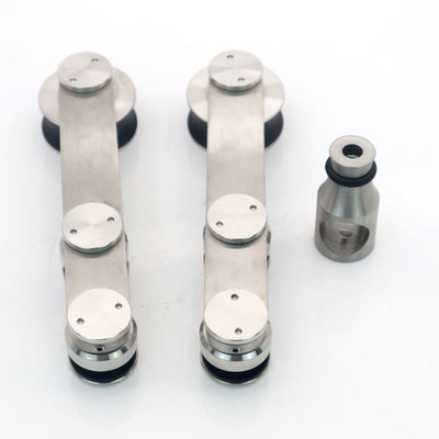 Dobra cena Okucia do przesuwnych drzwi prysznicowych z chromowanym wykończeniem do drewnianych bezramowych szklanych kabin prysznicowych w Internecie